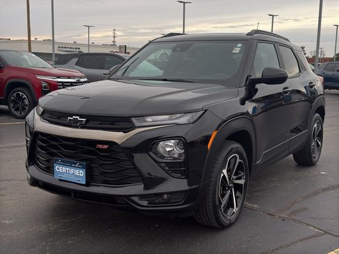 Used 2022 Chevrolet TrailBlazer RS w/ Sun and Liftgate Package image 2
