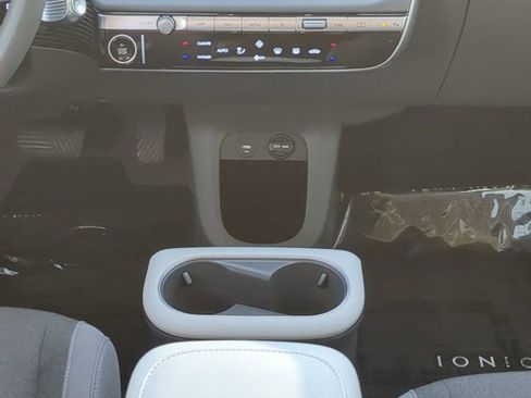 Used 2024 Hyundai Ioniq 5 SEL image 18