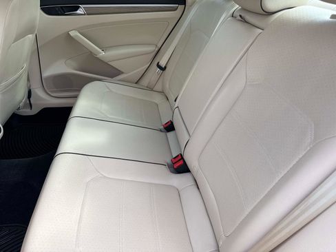 Used 2017 Volkswagen Passat 1.8T SE image 14