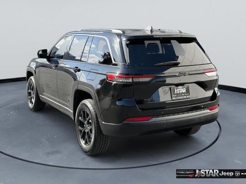 New 2026 Jeep Grand Cherokee Altitude RWD image 7