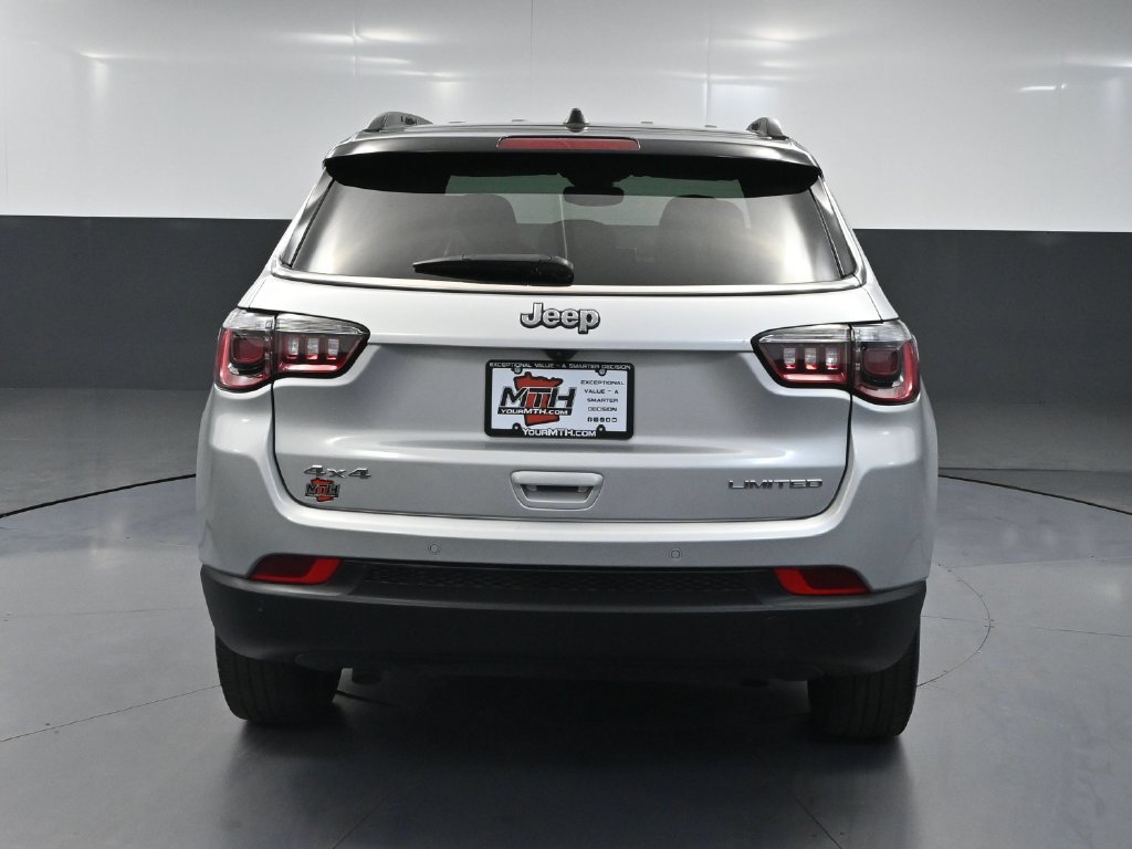 Used 2025 Jeep Compass Limited AWD/4WD image 5