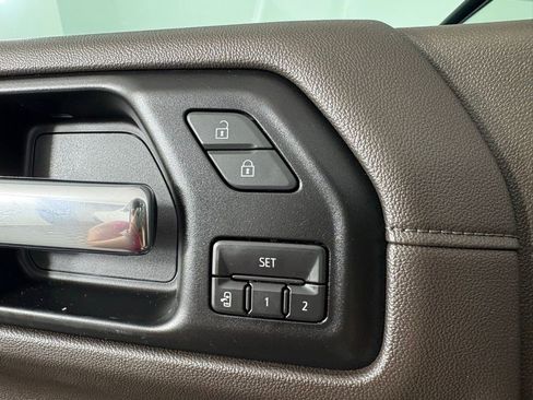 Used 2019 GMC Sierra 1500 Denali w/ Technology Package AWD/4WD image 18
