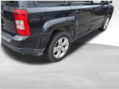 Used 2014 Jeep Patriot Sport w/ Power Value Group AWD/4WD image 7