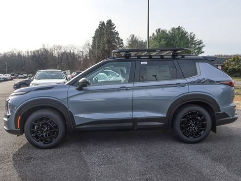 New 2026 Mitsubishi Outlander AWD image 3