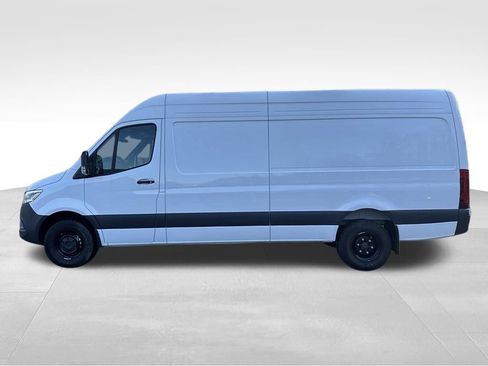 Used 2024 Mercedes-Benz Sprinter 3500 image 2
