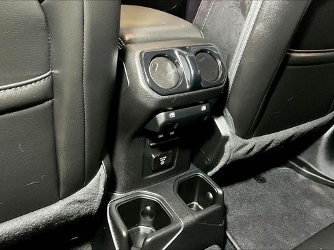 Used 2021 Jeep Gladiator Overland w/ Popular Equipment Package AWD/4WD image 12