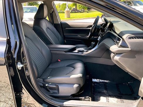 Used 2024 Toyota Camry SE FWD image 9