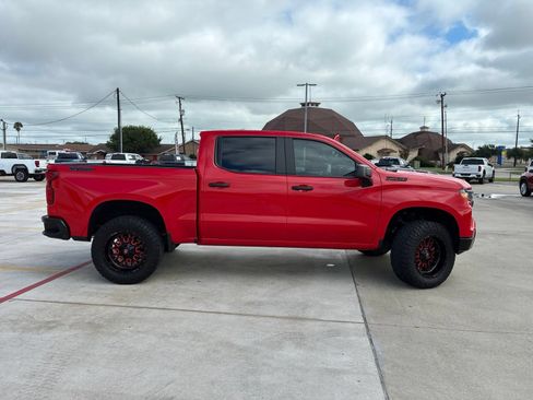 Used 2026 Chevrolet Silverado 1500 Custom Trail Boss w/ Dark Appearance Package AWD/4WD image 2
