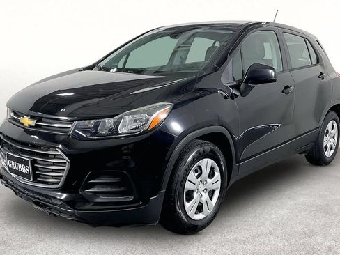 Used 2018 Chevrolet Trax LS FWD image 14