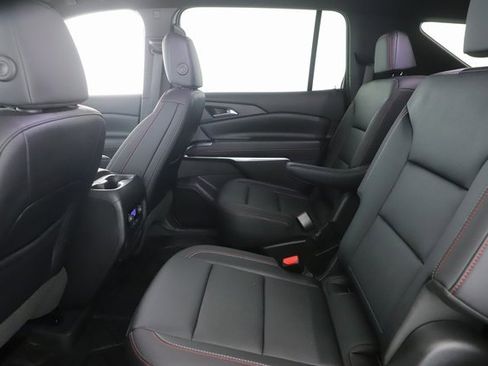 Used 2025 Chevrolet Traverse Z71 image 26