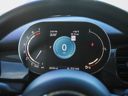 Used 2022 MINI Cooper 4-Door Hardtop image 22