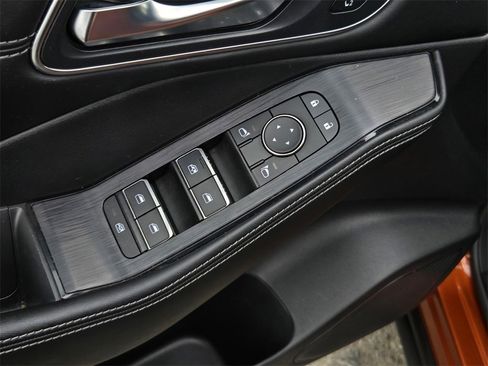 Used 2021 Nissan Rogue SL w/ Premium Package image 11