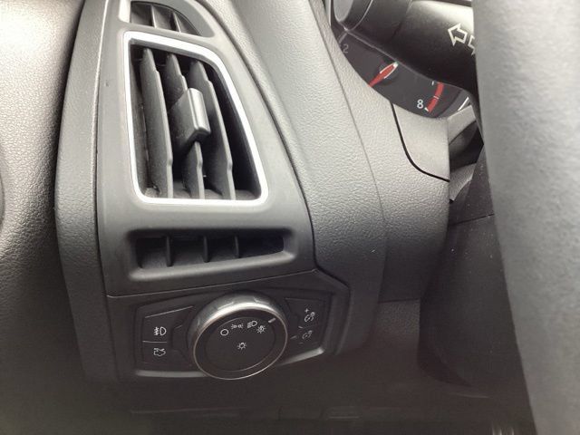 Used 2017 Ford Focus ST FWD image 34