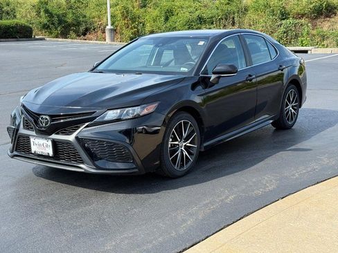 Certified 2023 Toyota Camry SE image 9