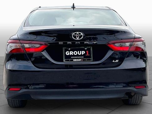 Used 2022 Toyota Camry LE FWD image 5