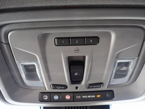 Used 2024 GMC Sierra 1500 SLT w/ SLT Premium Plus Package image 38