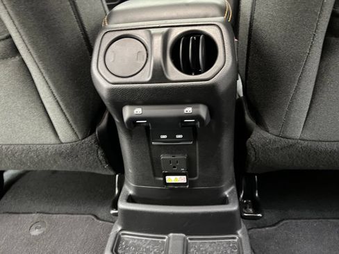 Used 2024 Jeep Wrangler Unlimited Sahara AWD/4WD image 23