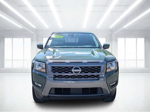 Used 2025 Nissan Frontier SV w/ SV Convenience Package RWD image 8