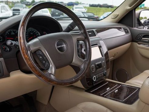 Used 2012 GMC Yukon Denali AWD/4WD image 2