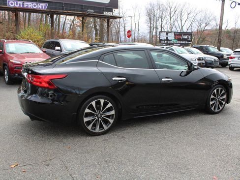 Used 2016 Nissan Maxima SR w/ Interior Lighting Package image 7