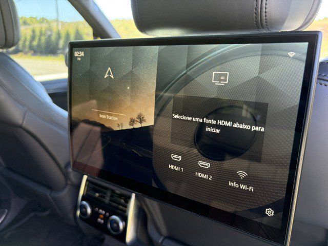 Used 2023 Land Rover Range Rover Long Wheelbase SE AWD/4WD image 22