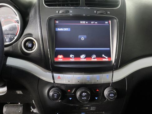 Used 2019 Dodge Journey SE image 37