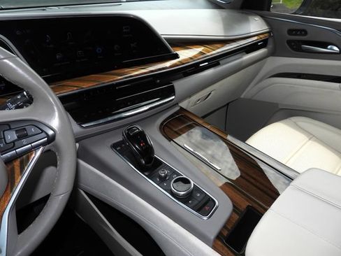 Used 2023 Cadillac Escalade ESV Premium Luxury Platinum w/ Heavy-Duty Trailer Package AWD/4WD image 45