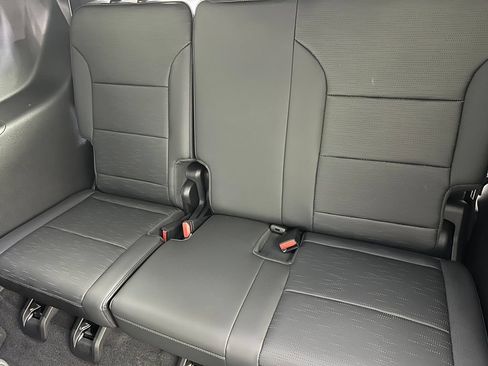 Used 2025 Buick Enclave Sport Touring w/ Trailering Package, 5000 lbs. AWD/4WD image 30