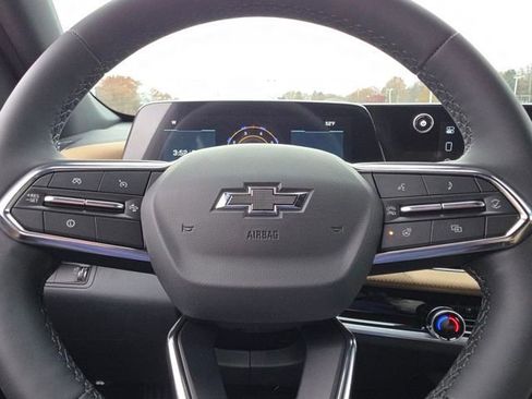 Used 2026 Chevrolet Equinox ACTIV image 12