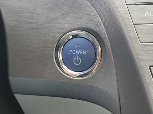 Used 2012 Toyota Prius Three image 33