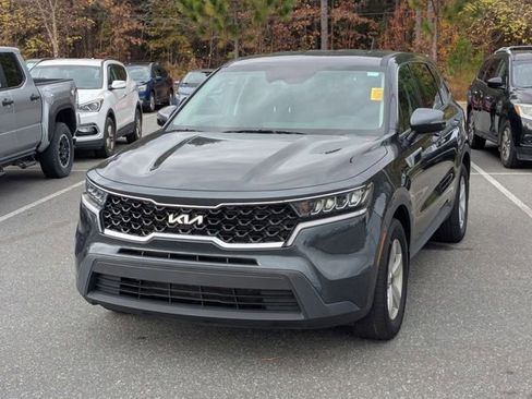 Used 2023 Kia Sorento LX image 8