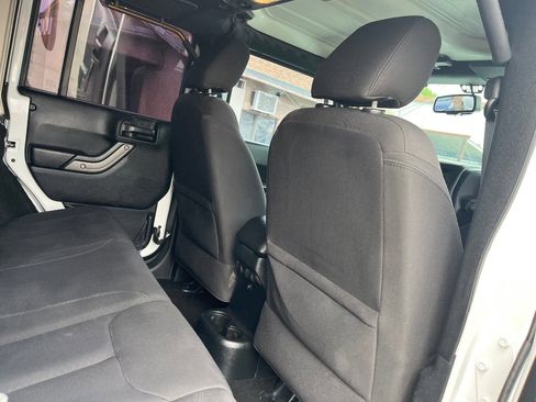 Used 2016 Jeep Wrangler Unlimited Sport w/ Quick Order Package 24S AWD/4WD image 29