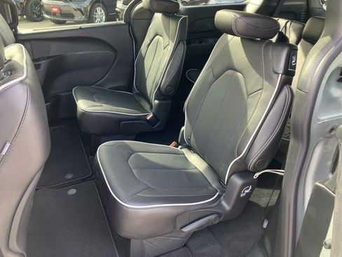 New 2026 Chrysler Pacifica Limited w/ S Appearance Package FWD image 23