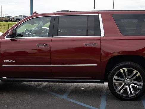 Used 2018 GMC Yukon XL Denali w/ Denali Ultimate Package AWD/4WD image 24