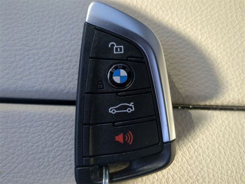 Certified 2023 BMW 530i w/ Premium Package image 31