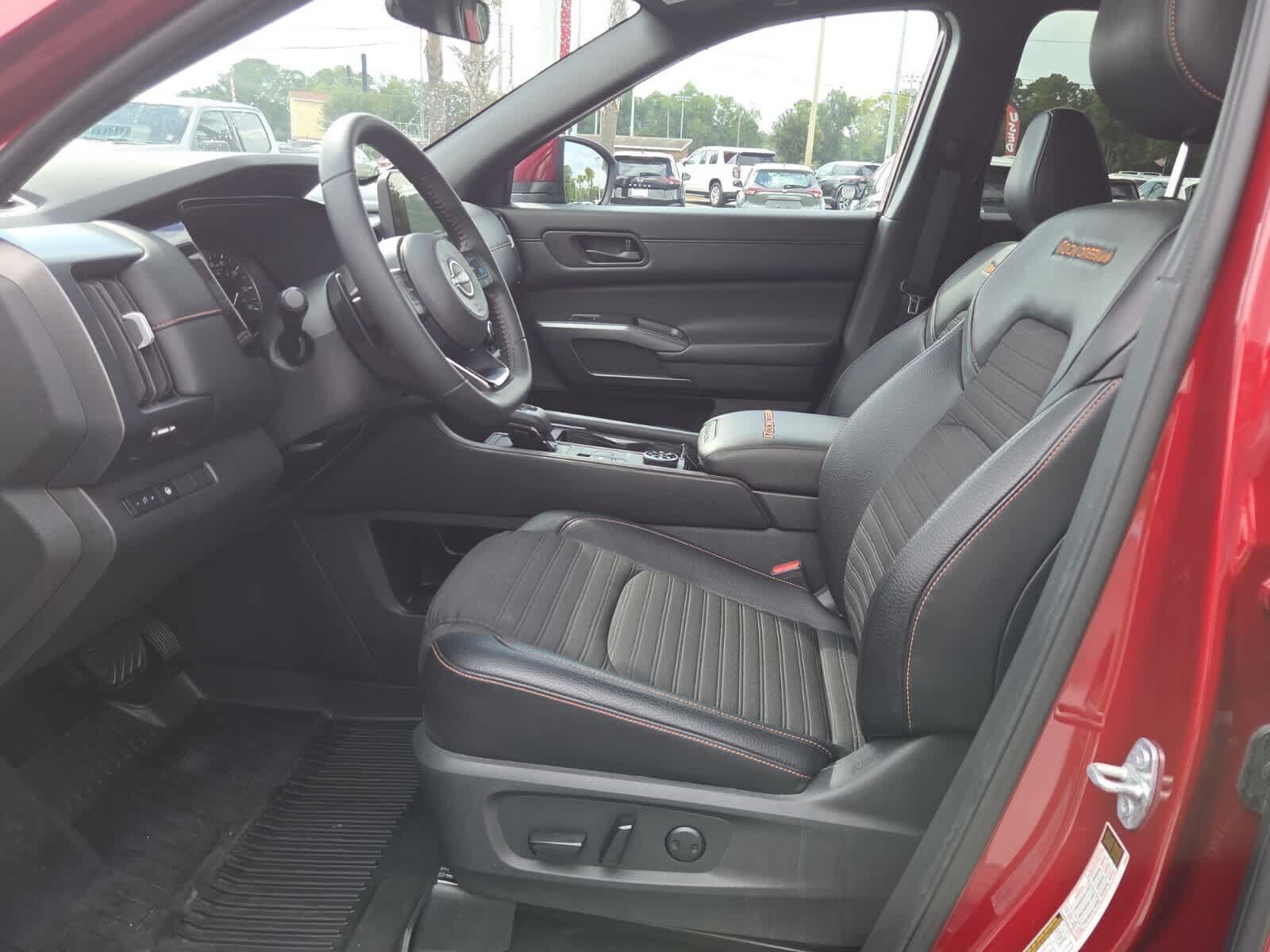 Used 2024 Nissan Pathfinder Rock Creek AWD/4WD image 3