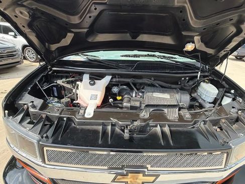 Used 2015 Chevrolet Express 2500 RWD image 36