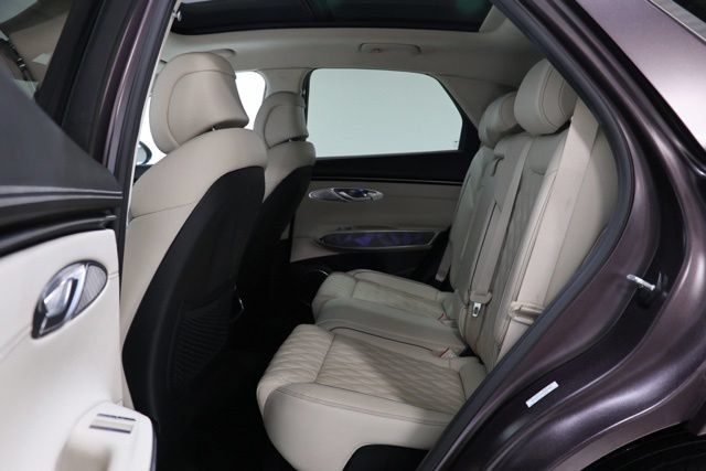 Used 2023 Genesis GV70 3.5T Sport w/ Sport Advanced Package AWD/4WD image 31