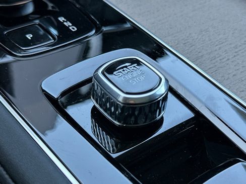 Certified 2025 Volvo XC90 B6 Core w/ Protection Package Premier image 26