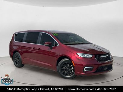 Used 2023 Chrysler Pacifica Touring-L