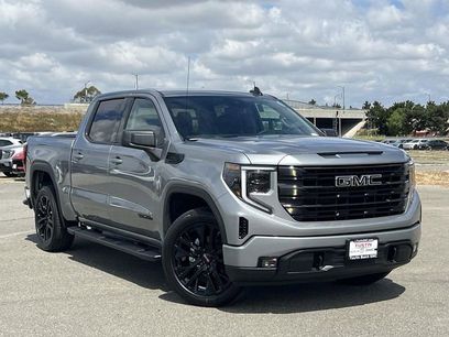 New 2026 GMC Sierra 1500 Elevation w/ LPO, Elevation Black Package