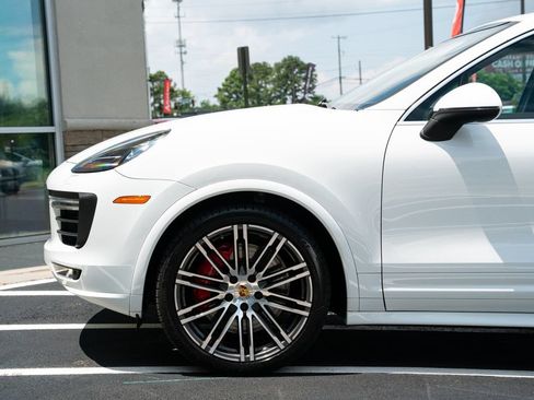 Used 2015 Porsche Cayenne Turbo AWD/4WD image 21