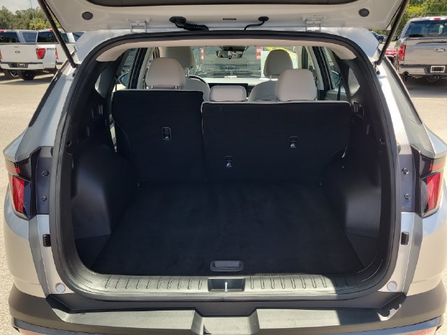Used 2025 Hyundai Tucson SE FWD image 10