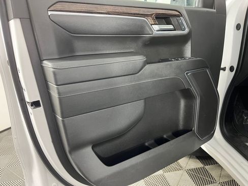 Used 2024 GMC Sierra 1500 SLE w/ X31 Off-Road Package image 10