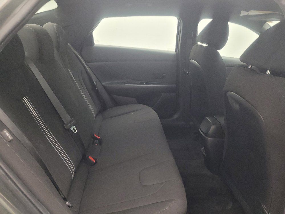 Used 2025 Hyundai Elantra Sport FWD image 19