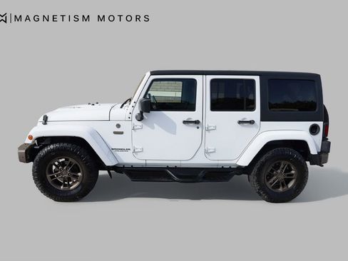 Used 2017 Jeep Wrangler Unlimited Sahara image 3