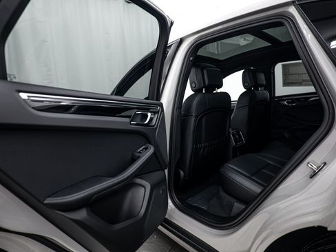 Certified 2026 Porsche Macan AWD/4WD image 20