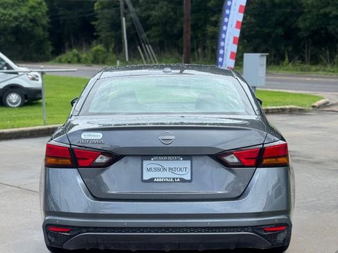 Used 2025 Nissan Altima 2.5 SV FWD image 5
