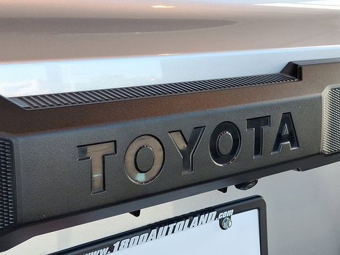 Used 2025 Toyota 4Runner SR5 AWD/4WD image 27