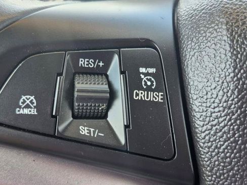 Used 2020 Chevrolet Trax LT w/ Driver Confidence Package FWD image 7